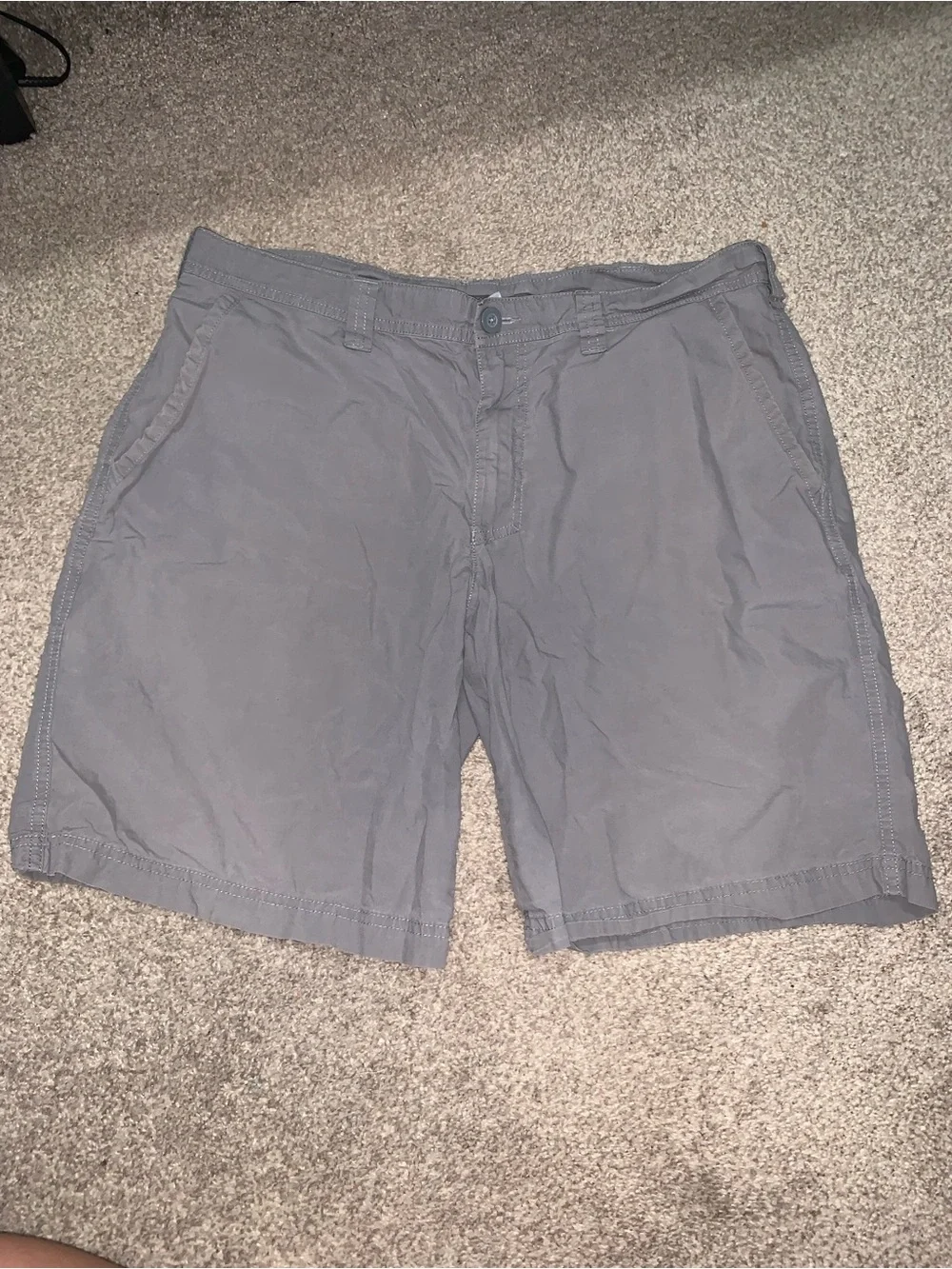 Men's Flat-Front Casual Shorts in Gray